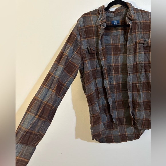 George Button Up | Size M - Picture 2 of 4
